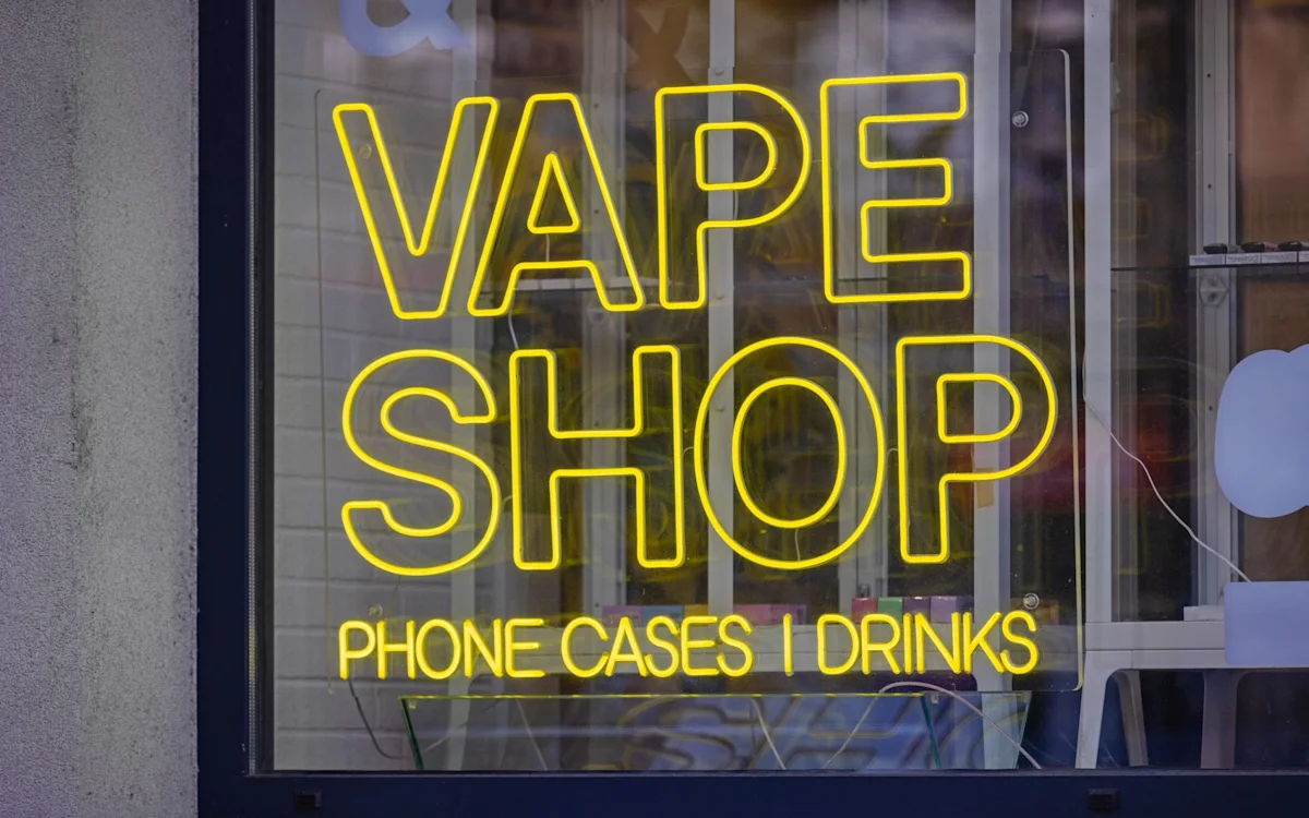 One Year After UK Disposable Vape Ban: Youth Use Falls to 13%, Adult Use to 8%
