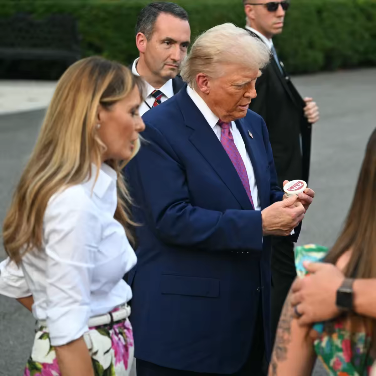 Zyn Emerges as MAGA Cultural Symbol Amid FDA Policy Shift