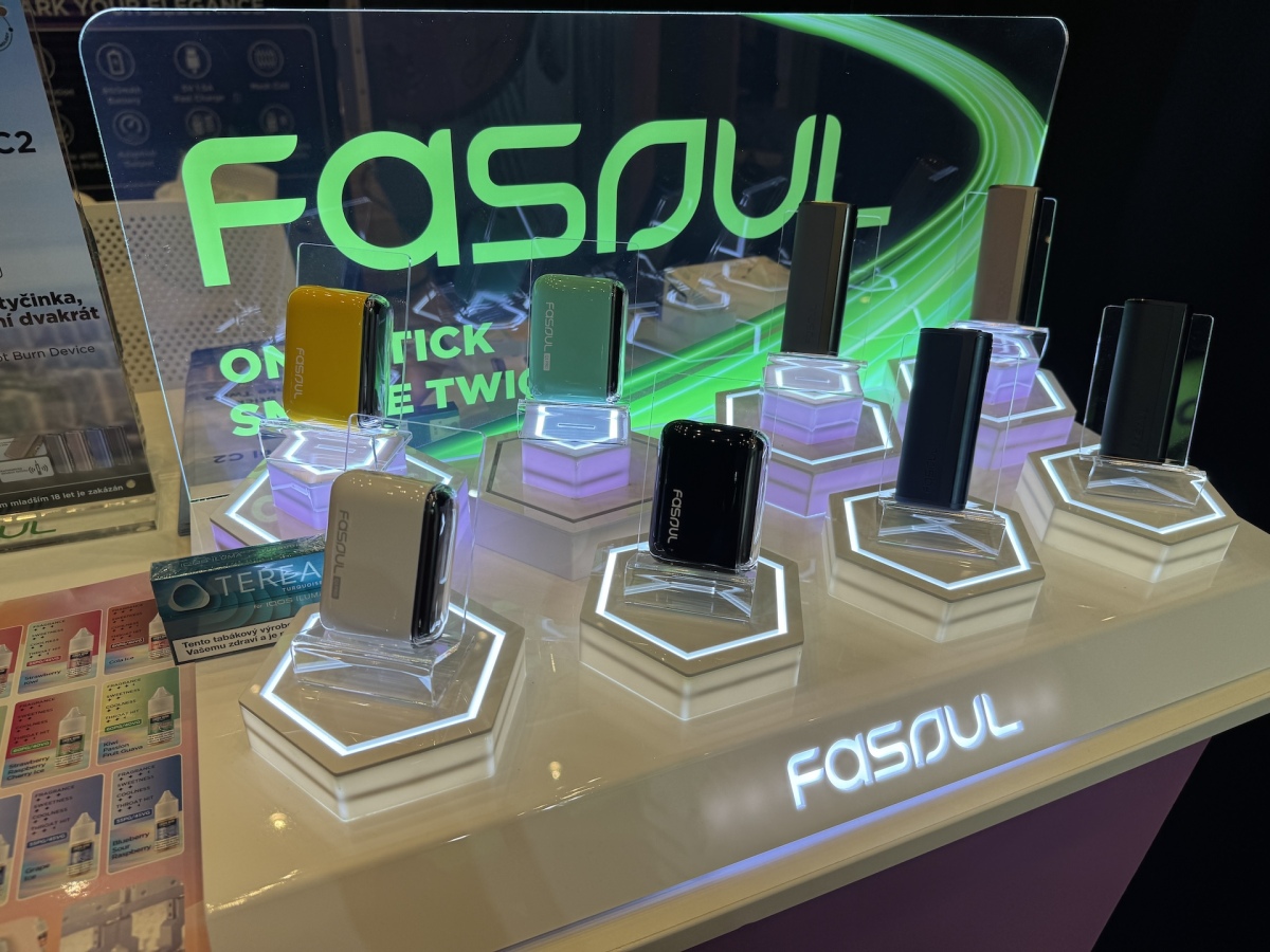 Exhibition Insights | Geek Bar Booth Shows Two Fasoul Heat-Not-Burn Devices in Prague