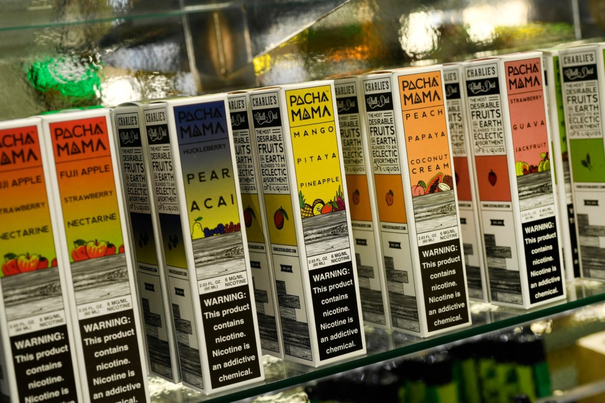 Aurora advances retail tobacco licensing ordinance to curb under-21 access to vapes and tobacco