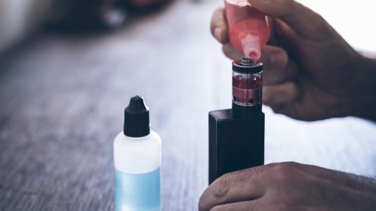 France drops a vaping clause from the 2026 finance bill after use of Article 49.3